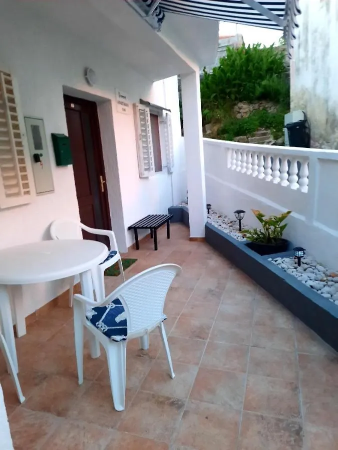 Apartmani Ana-Lora Lopar Apartamento