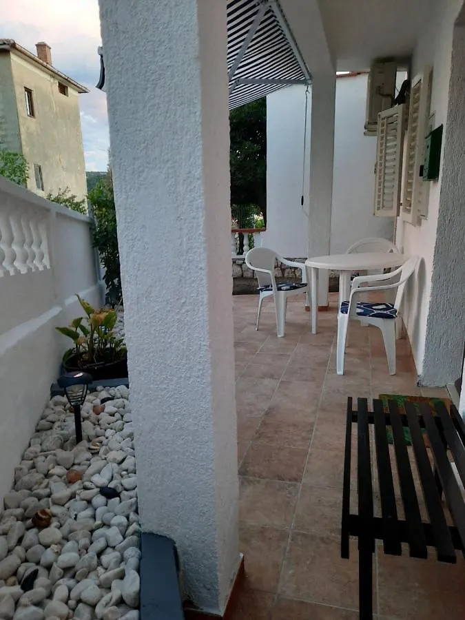 Apartmani Ana-Lora Lopar Apartamento