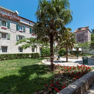 https://palazzo-d-apartments.splithotels.org