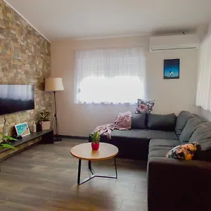 https://apartman-bamboo.hotelinzadar.com